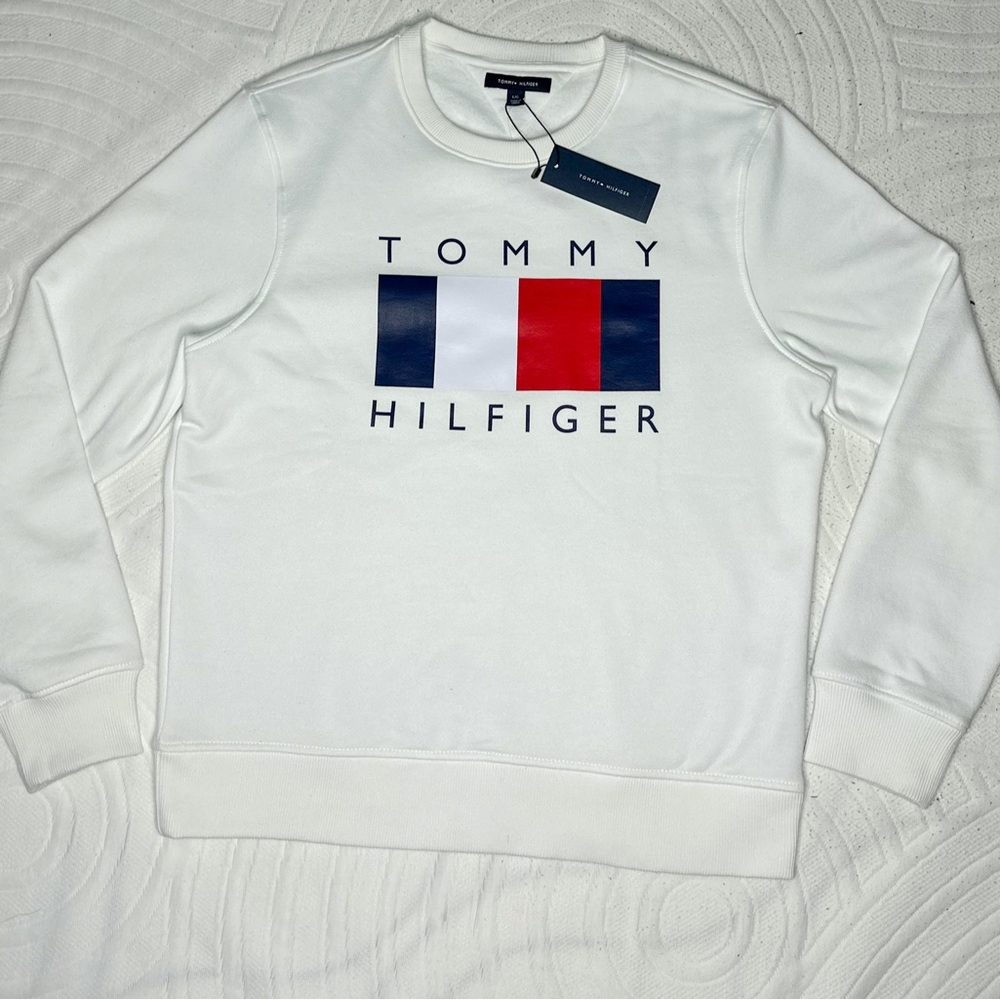 NWT - Tommy Hilfiger Long Sleeve White Crewneck Swearshirt Men 78J7731